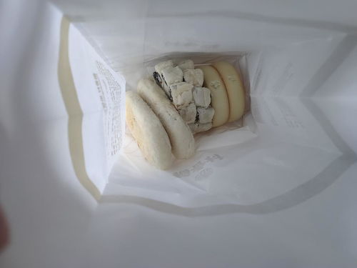 今天吃了一些鮑師傅,稻香村,白玉蘭,哈爾濱食品廠,大壺春 鮑師傅不太值得